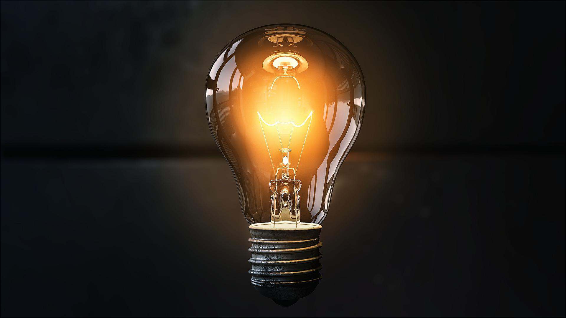 light-bulb-4514505_1920 7 rasgos que definen que eres una persona creativa